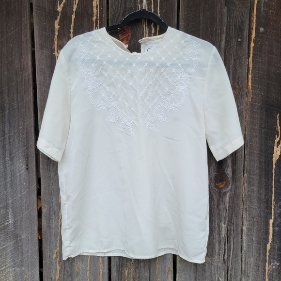 Vintage Tops - Vintage Off White Embroidered Blouse Short Sleeve Size Medium